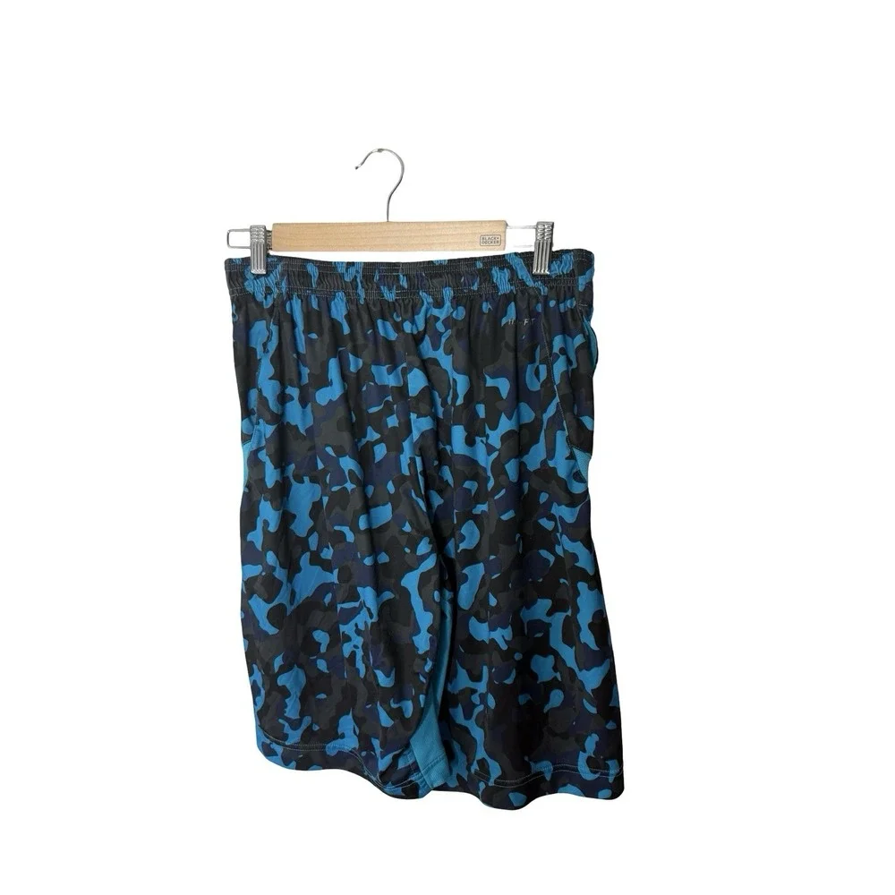 NIKE‎ DYNAMO DRI-FIT SHORTS SIZE Medium camo 707352